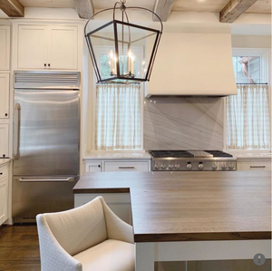 Lámpara Colgante LED de Metal con Diseño Único Estilo Americano Personalizada YH, Cadena de Latón, Araña de Techo LED Negra y Dorada - Product Image 2