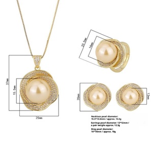 Wholesale Eco-friendly Copper 18K Gold Plated Geometric Shell Pearl Bridal Flower Pendant and <b>Earrings</b> Jewelry <b>Set</b> for Wedding - Product Image 2