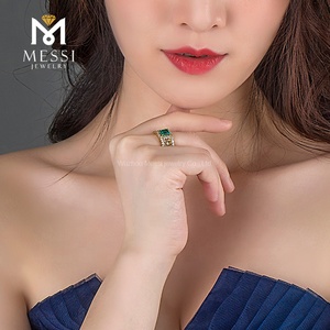 <span class=keywords><strong>Prix</strong></span> d'une bague <span class=keywords><strong>de</strong></span> fiançailles en <span class=keywords><strong>or</strong></span> jaune <span class=keywords><strong>18</strong></span> <span class=keywords><strong>carats</strong></span> avec émeraude verte et moissanite - Product Image 6