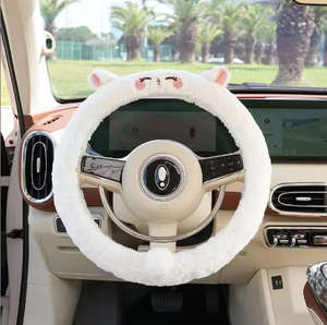 Housse de volant de <span class=keywords><strong>voiture</strong></span> Hiver Mignon Dessin animé Antidérapant Poignée Universelle Quatre saisons Housse de volant en peluche - Product Image 3