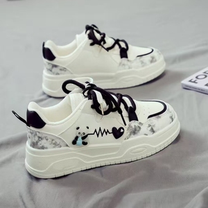 Nuevas Zapatillas Blancas para Mujer, Versátiles, Estilo Deportivo, con Suela Gruesa, Sensación de Internet, Estilos de Primavera y Otoño - Product Image 4