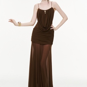 Elegante Vestido Maxi Marrón con Tirantes Finos, Estilo Tubo, Ajustado, de Gasa, Color Sólido, Drapeado, para Fiesta, Verano, Personalizado para Mujer - Product Image 1