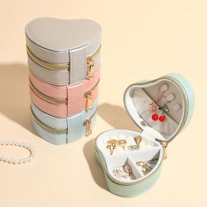 Caja de Joyería Retro de PU, Mini Caja de Joyería Portátil con Tapa Abatible, Caja de Almacenamiento Antioxidante para Anillos y Pendientes - Product Image 2