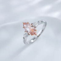 Bague de luxe élégante en or rose 18 carats avec trois pierres en diamant de laboratoire rose fantaisie, taille marquise et goutte d'eau, pour femme