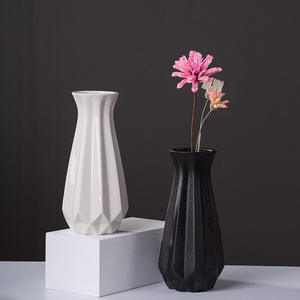 Vase de table en porcelaine de style européen bohème, ornement créatif, simple, moderne, luxe léger, rétro, décoration d'intérieur artisanale - Product Image 4