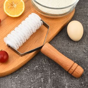 Wooden-Handled Foldable Disposable Metal Pizza Rolling Scribing Tool Divider Multi-Purpose Dough Cutter - Product Image 4