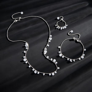 Elegante Juego de Aretes y Brazalete de Dos Piezas, Zirconia Cúbica con Corte Hexagonal, Tungsteno, Chapado en Oro de 18K, Joyería Fina para Boda, Diseño Ajustable - Product Image 1