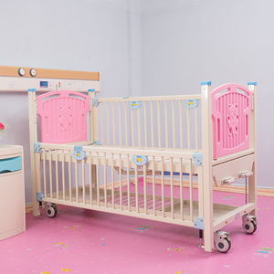 เตียงเด็กโรงพยาบาลเคแคร์ พร้อมราวกั้นสูง วัสดุ ABS สำหรับดูแลทารก - Product Image 1