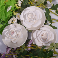 Ensemble de plâtre diffuseur de parfum de fleur personnalisé en céramique de rose fait à la main pot de fleur décor à la maison pour les parfums d'huile essentielle