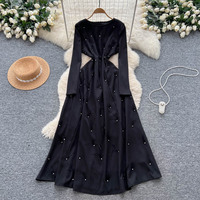Robe longue élégante pour femme à manches longues, coupe trapèze, ornée de plumes et de perles, taille torsadée, robe maxi décontractée pour le quotidien et les soirées