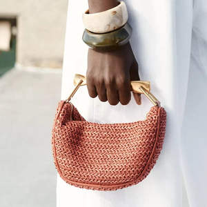 กระเป๋าครอสบอดี้ทรงครึ่งวงกลมแบบใหม่ ปี 2025 กระเป๋าถือหวายสานด้วยมือ กระเป๋าสะพายไหล่สำหรับผู้หญิง - Product Image 3