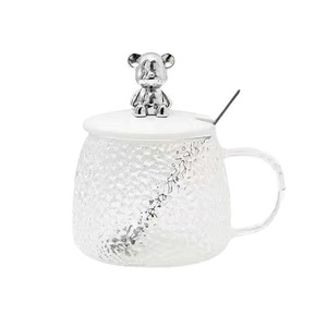 Nova Chegada Urso Tampa Caneca Mão Presente Garrafa De Água De Vidro Copo De Café Caneca De Café Do Agregado Familiar Chá Suco Copo Canecas Com Colher - Product Image 1