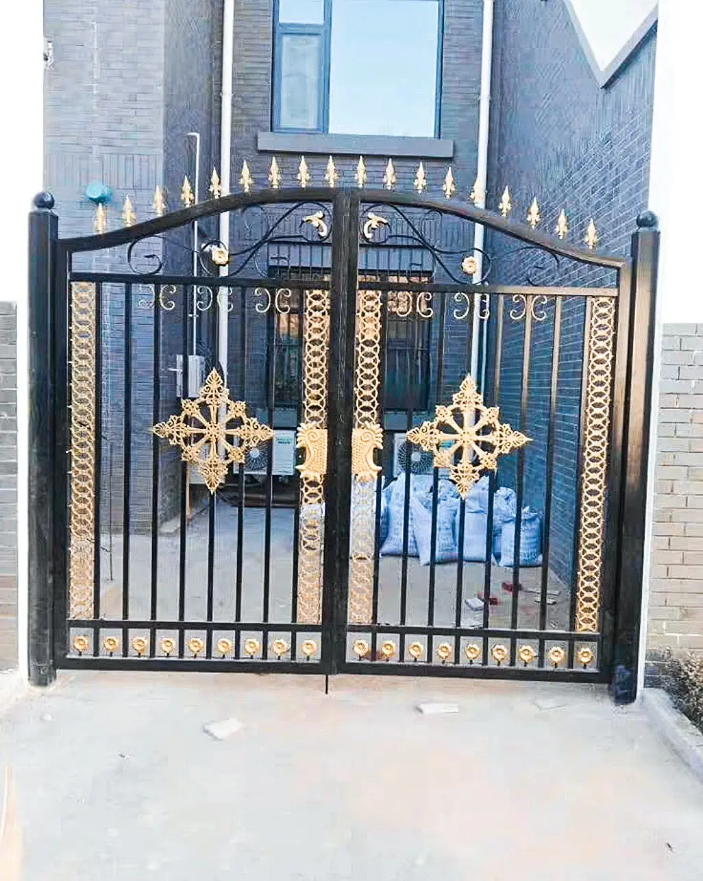 Роскошные двойные входные кованые железные двери новый дизайн
