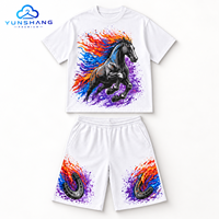 Ensemble T-shirt et short pour homme personnalisé en coton mélangé respirant, tricoté, imprimé numériquement avec un motif de cheval sauvage flamboyant, style streetwear, col rond