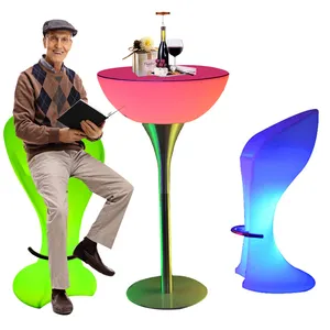 Sgabello da bar curvo a led per esterni sedia da giardino per esterni in plastica led light up furniture set di tavoli e sedie da cocktail alti