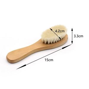 Cepillo de Limpieza para Bebés de Pelo de Cabra con Mango de Madera - Product Image 1