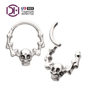 กระดูกกะโหลกศีรษะไทเทเนียม G23มีดวงตาอัญมณี CZ สีดำด้านหน้าหันหน้าไปทางบานพับส่วนคลิกที่เจาะจมูกทรงกรวยเครื่องประดับ - Product Image 1