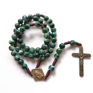 Rosario moderno de piedra, hecho a mano, de madera, católico, con cuentas y colgante de cruz - Product Image 1