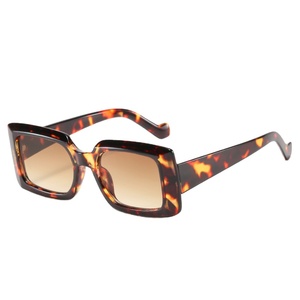 Gafas de Sol Retro de Moda, Forma Cuadrada Pequeña, Gafas de Sol Rectangulares de Tendencia 2023, Lentes para Hombre y Mujer - Product Image 4