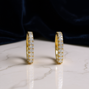 Orecchini a Cerchio E3455 in Oro Giallo con Cristalli Incastonati, Classici da Donna per Uso Quotidiano - Product Image 2