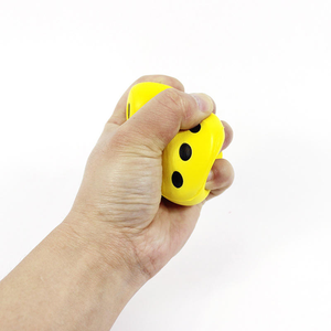 Balle anti-stress en mousse PU personnalisée dés souple 3cm 4cm 6cm anti-pression jouet enfant avec logo imprimé cadeau marque QF 5 à 7 ans - Product Image 5