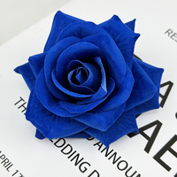 NINI Fabrik Großhandel Hochwertige Künstliche Samt-Rosen Blumenköpfe Rot Weiß Maßgefertigte Realistische Rosen Dekorative Blumen
