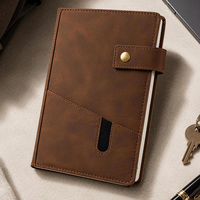 Carnet de notes de bureau exécutif personnalisé en cuir PU texturé marron A5 avec boucle métallique et ruban