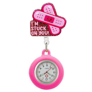 Reloj de Bolsillo Retráctil con Clip para Enfermera o Médico, Diseño de Dibujos Animados NYY, Plástico PVC Brillante, Movimiento de Cuarzo - Product Image 4