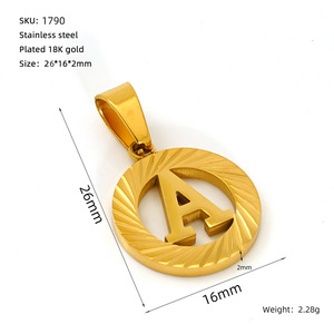 Colgante Circular con Iniciales |   Colgante con Inicial del Alfabeto con Textura de Rayos de Sol, Chapado en Oro de 18K PVD, Acero Inoxidable |   Impermeable e Hipoalergénico - Product Image 6