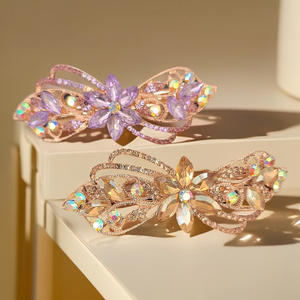 Pinza de Pelo con Flor de Cristal Francesa, Elegante Accesorio para el Cabello de Primavera - Product Image 1