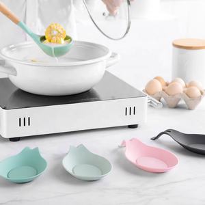 Household Insulated Silicone Spoon Rest Spatula Holder Silicone Spoon Rest Dish Soup Spoon Storage Holder Mat - Product Image 3