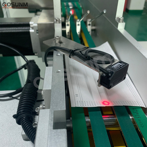 Trung Quốc 1 + 1 Bên Trong Vòng Tai Mặt Nạ <span class=keywords><strong>L</strong></span>àm Máy 80Pcs/PHÚT <span class=keywords><strong>3</strong></span>-<span class=keywords><strong>L</strong></span>ớp Mặt Nạ Mặt Nạ Máy Sản Xuất - Product Image 4