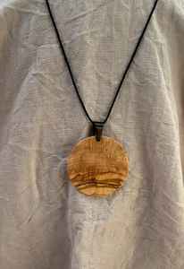 Collares de Madera Hechos a Mano con Cuentas de Madera Natural, Adecuados para Uso Diario, Moda Étnica y Tradicional - Product Image 3