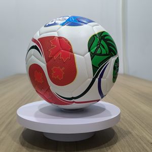 Ballon de football de l'Édition Mondiale 2026 Taille 5 en cuir sans couture avec logo personnalisé, populaire dans le monde entier, laminé et durable pour l'entraînement - Product Image 4