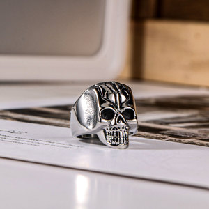 แหวนกะโหลกผู้ชายไทเทเนียมเหล็กดีไซน์โครงกระดูกแฟชั่นเครื่องประดับของขวัญอุปกรณ์เสริมขนาด 7 8 9 10 11 SA870 - Product Image 1