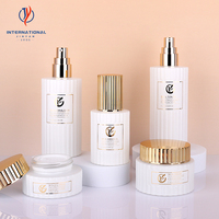 Bouteille en verre cosmétique blanche de style élégant de 40ml avec pompe à fond épais pour lotion crème soin de la peau essence et huiles essentielles