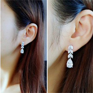 Boucles d'oreilles pendantes en zircon en forme de feuille pour femmes, bijoux élégants et longs à la mode - Product Image 2
