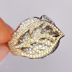 Elegante anello a forma di foglia bicolore per donna, design con intarsi scintillanti, gioielli creativi alla moda - Product Image 1