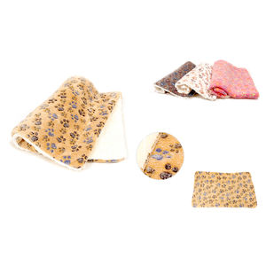 Yommy <b>Pet</b> <b>Blanket</b> 40x60cm Soft Fleece Paw Print Pattern All Seasons Indoor Use for Dogs - Product Image 4