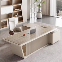 Chaise de bureau de direction moderne de luxe léger, combinaison élégante avec grande table de classe, mobilier en bois pour villa