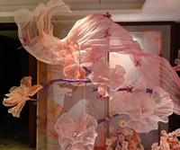 Nouvelles fleurs géantes artificielles en organza de style chinois moderne pour la décoration de plafonds d'hôtels, de mariages et de vitrines.