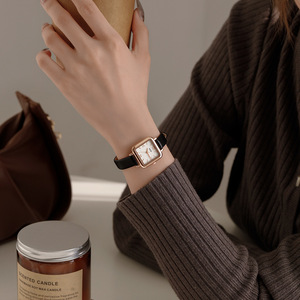 Reloj cuadrado de oro rosa para mujer, números romanos, esfera blanca, correa de cuero marrón, elegante reloj de pulsera de cuarzo - Product Image 3