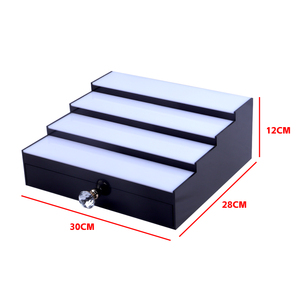 Exhibición de luz de botella caliente personalizada de fábrica, estante de exhibición de <span class=keywords><strong>cuatro</strong></span> <span class=keywords><strong>pasos</strong></span> con cajón, estante de exhibición de <span class=keywords><strong>vino</strong></span> personalizado, barra de hogar con Control remoto - Product Image 3