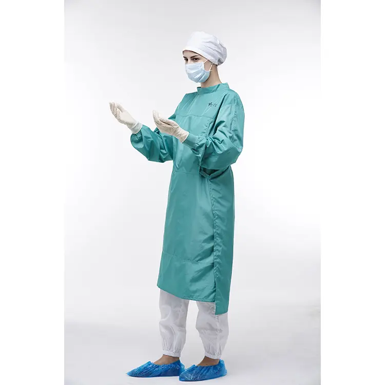 बाँझ प्रबलित लंबी फाइबर पॉलिएस्टर कपड़े En13795 Aami Pb70 स्तर 2 अलगाव धो सकते हैं सर्जिकल गाउन
