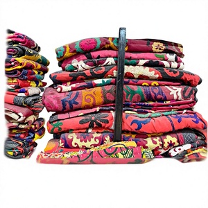 Couverture brodée traditionnelle, couverture en patchwork artisanale, couverture brodée ethnique, couverture décorative faite à la main, couverture florale traditionnelle - Product Image 6