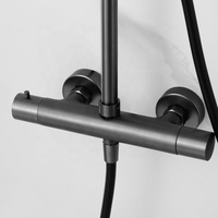 Robinet de douche thermostatique à poignée unique pour hôtel, avec cartouche céramique, pommeau de douche effet pluie et design de tuyauterie apparente