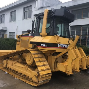 Bulldozer sur chenilles Caterpillar jaune, équipement de construction lourd - Product Image 4