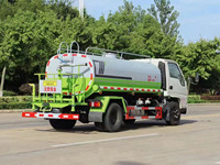 Vente directe usine : Camion-citerne multifonctionnel de 5 m³ pour l'arrosage routier avec système de pulvérisation haute pression à vendre