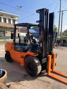 Montacargas Todoterreno Usado, Montacargas Diésel Koamtsu de 5T, Maquinaria de Construcción con Motor Yanmar para Movimiento de Tierras - Product Image 2
