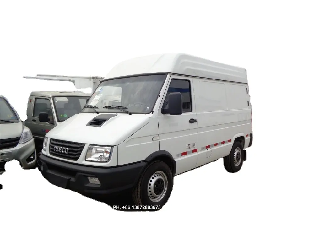 China NAVECO High Roof Insulated Van Type 4 × 2 130PS Diesel Engine 2 Tons Refrigerated Van Trucks For Sale